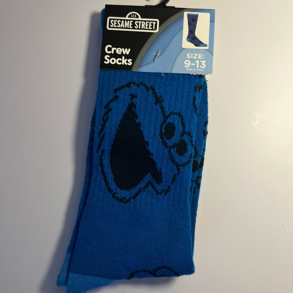 🆕Sesame Street Cookie Monster Crew Socks (Size 9-13) 🧦